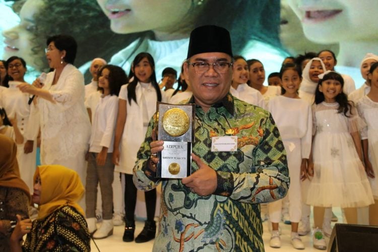 Muara Enim Sandang Predikat Kota Kecil, Mendapatkan Piala Adipura ke-13 Tahun 2019
