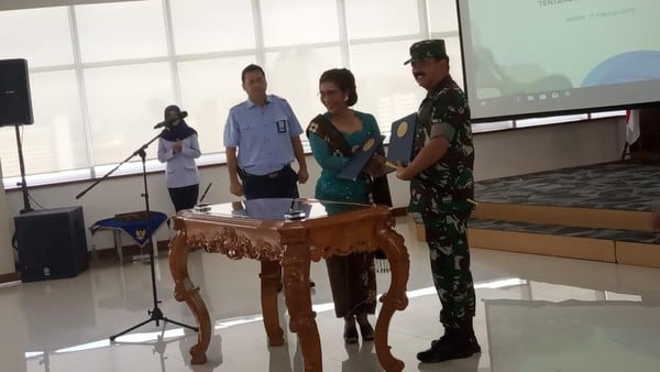 Menteri Kelautan dan Perikanan Susi Pudjiastuti , Panglima TNI Marsekal Hadi Tjahjanto , Perikanan , TNI