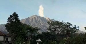 Gunung Agung , Gunung Agung Erupsi , Hujan abu