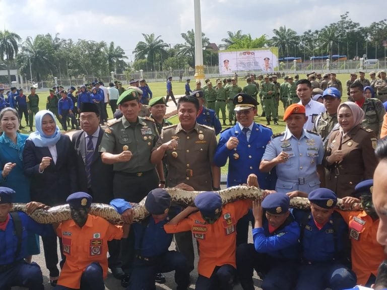 Atraksi Tangkap Ular , Damkar Muara Enim