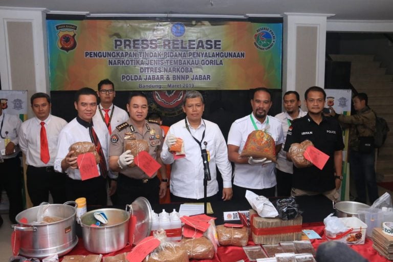 narkotika , Oknum pelajar , Polda Jabar , Tembakau Gorila