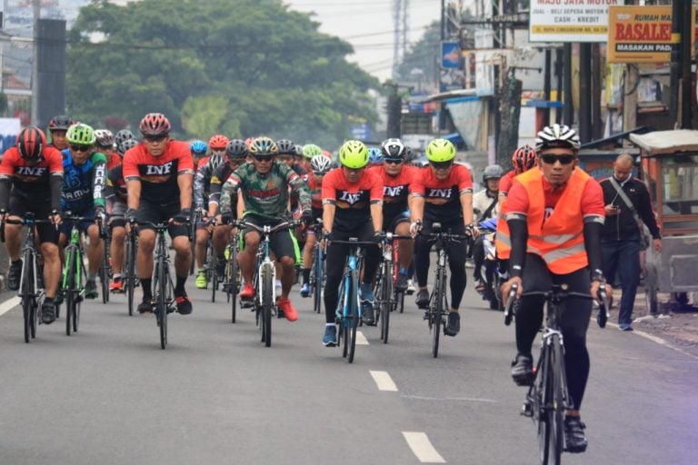 Pangdam III/Siliwangi Mayjen TNI Tri Soewandono , sepeda santai