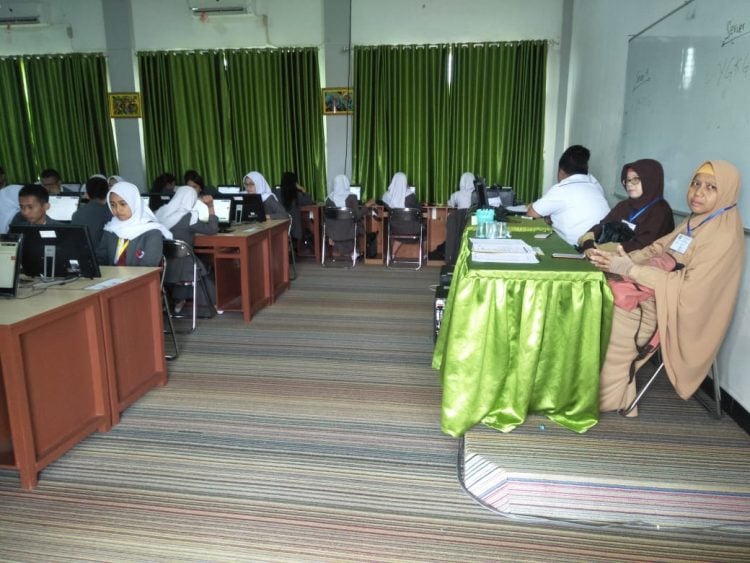 Sekolah Berlomba Raih Nilai UN Tertinggi