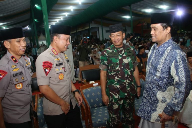 Kapolda Jabar , Pondok Pesantren Buntet Cirebon