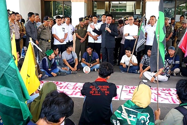 pendidikan gratis di Sumsel , penghapusan Uang Kuliah Tunggal