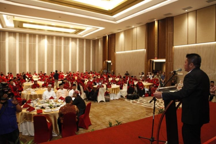 Herman Deru Lepas 159 Jamaah Haji Khusus