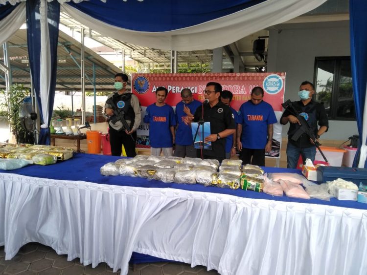 BNNP Sumsel Musnahkan 43 Kg Sabu dan 27 Ribu Ekstasi