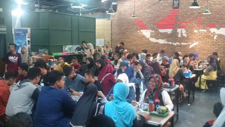 Bakso Granat Mas Aziz , Bakso gratis , Hari Pahlawan