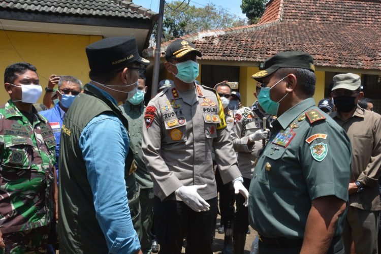 Pangdam III/Siliwangi, Gubernur dan Kapolda Jabar Kunjungi Lokasi Banjir Di Baleendah