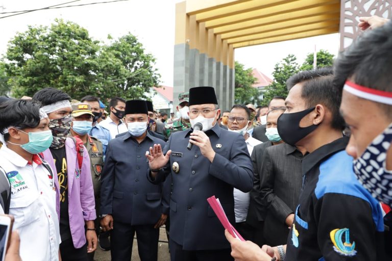 Aksi Damai UU Ciptaker , Bupati Muba Dodi Reza Temui Mahasiswa dan Buruh