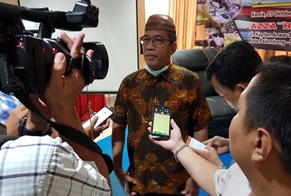 .Dr . H. Didik Soesetyo , M.Si : Peredaran Barang-barang Illegal Diperairan Sumatera Makin Marak