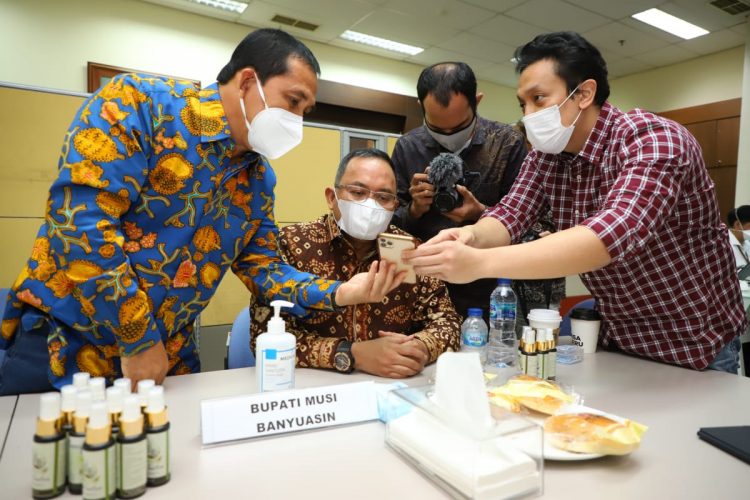 Curhat ke Bupati DRA, Wako Lubuklinggau Minta Bantuan Operasi Warganya