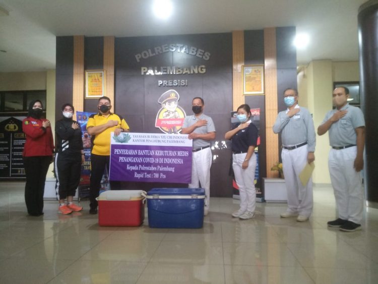 Buddha Tzu Chi Beri Bantuan Medis Penanganan Covid 19 Ke Polrestabes Palembang