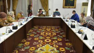 Gandeng  KPK Herman Deru Fokus Sertifikasi Pengelolaan Aset Daerah