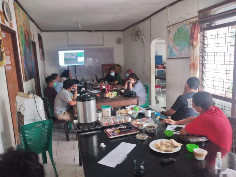 budayawan dan aktivis lingkungan di Sekretariat Walhi Sumsel , Kiai Marogan , komunitas cagar budaya , Pulau kemarau , Pulau Kemaro