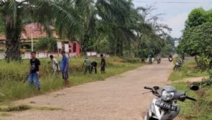 Menyambut Hari Jadi Kabupaten Banyuasin Ke-19 Warga Talang Ipuh Giat Gotong Royong