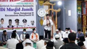 Bupati Banyuasin di Sambut Hangat Masyarakat Sungsang Dalam Safari Ramadhan