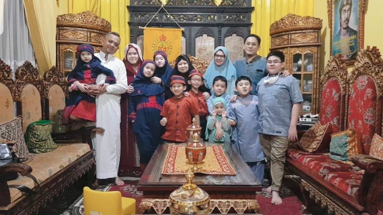 SMB IV Jadi Imam Shalat Idul Fitri 1442 H di Rumah Pribadi