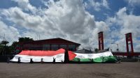 MRI ACT Palembang Kibarkan Bendera Palestina Raksasa di BKB , Tunjukkan Solidaritas