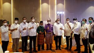 SMB IV Berikan Tanjak Kepada Anindya Novian Bakrie dan Dr Dodi Reza Alex Noerdin Lic Econ MBA