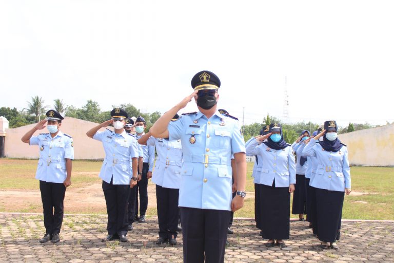 Kenang Jasa Pahlawan , Lapas Banyuasin Gelar Upacara Tabur Bunga di TMP Banyuasin