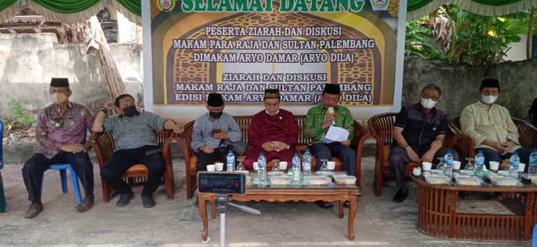 Makam Aryo Damar , SMB IV Pimpin Ziarah Makam Sultan-Sultan Palembang Darussalam