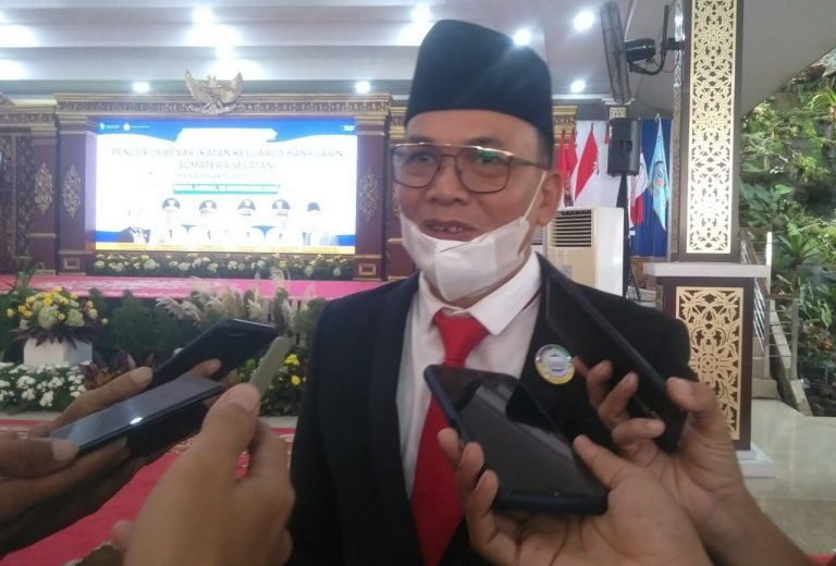 Gubernur Sumsel H Herman Deru , Ketua PB IKBA Sumsel Antoni Yuzar SH , PB IKBA