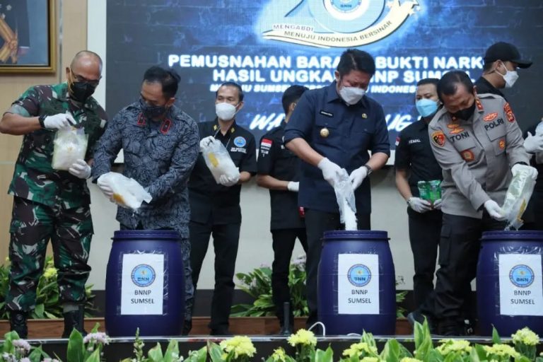 Herman Deru  Musnahkan  BB Narkotika Bersama Forkopimda , HUT BNN ke 20