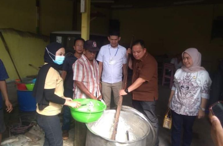 Momen Ritual Sambut Asyura 10 Muharam di Palembang , Pembagian Bubur