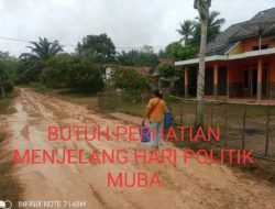 WARGA KELUHKAN JALAN RUSAK DI DUSUN 3 DESA SUKA MAJU KEC PLAKAT TINGGI