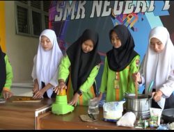 Siswi SMK di Muba Olah Kelapa Sawit Jadi Selai dan Dodol