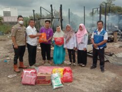 Pemkab Muba Gerak Cepat Serahkan Bantuan Kepada Korban Kebakaran di Kelurahan Mangun Jaya