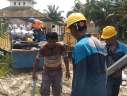 Alat PLN Mulai Masuk, Pelanggan MEP di Muba Bersih-bersih Lokasi Pembangunan Jaringan PLN di Muba