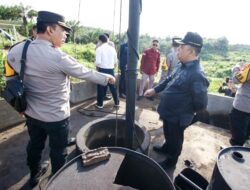 Pj Bupati Sandi Dampingi Kapolda Sumsel Pantau Langsung Lokasi Illegal Driling