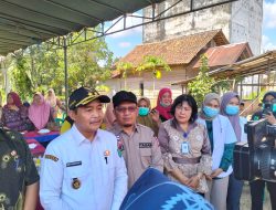 Di Tengah Genangan dan Harapan, Wabup Rohman Datangi Warga Terdampak Banjir di Desa Pinang Banjar