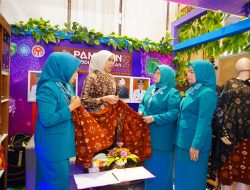 Ketua TP PKK Muba Hadiri Peringatan HKG ke-53 dan Rakon PKK serta Rakerda Dekranasda Sumsel 2025