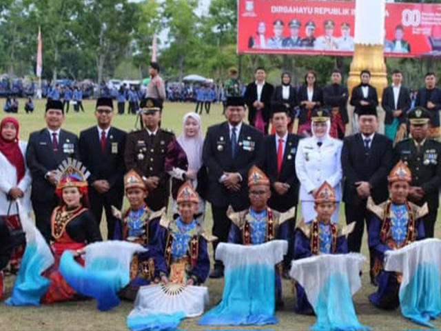 Penurunan Bendera Merah Putih